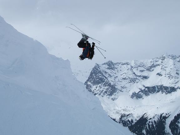 Dropp på baksiden i Le tour. Foto: Ane Christophersen. Åkare: Øystein Løvberg.