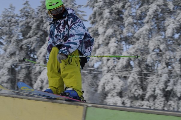 På väg in i en tail press. Foto: måns. Åkare: Benjamin Hjertstrand.