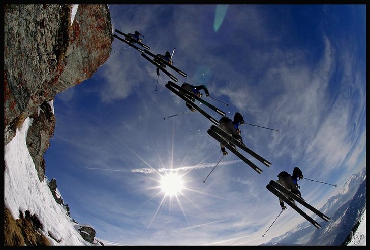 Andreas floating through the sky.. Foto: Rob Hamilton-Smith. Åkare: Andreas.
