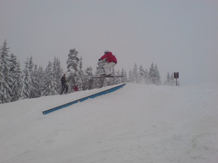 180 över boxen. . Foto: Rasmus bremholt. Åkare: Patric Millby.