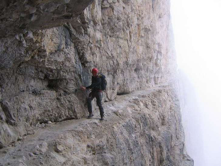 Kanske inte direkt klättring men snarare en avanc. Foto: Roberto. Åkare: P-O.