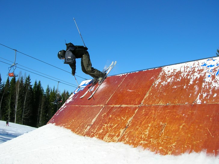 180 upp 180 av med fladder på jackan.. Foto: Petter Hedström. Åkare: Joar Lundberg.