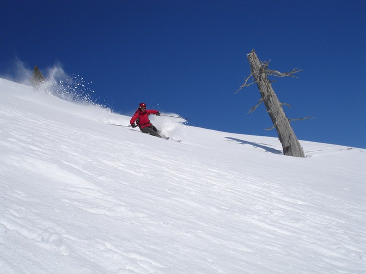 Lite hård snö då solen legat på en dag, dock f. Foto: Joakim Larson. Åkare: Crazy Paj.