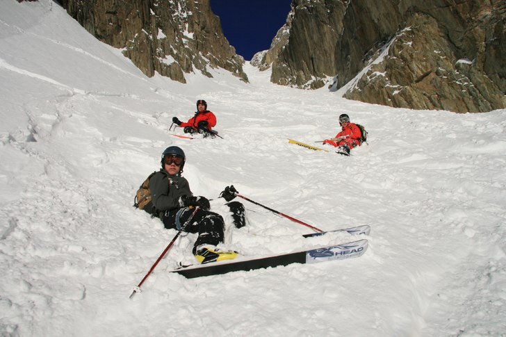 I slutet av rectiligne couloir. Jocke är lite mis. Foto: Dan Bergman. Åkare: Joakim Johansson, Göran Johansson och Jacob Hasslow.