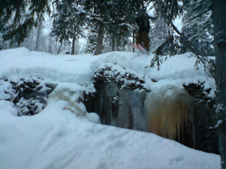 ett av de fetare droppen som går att hitta!. Foto: alexander bastin. Åkare: andreas bastin.