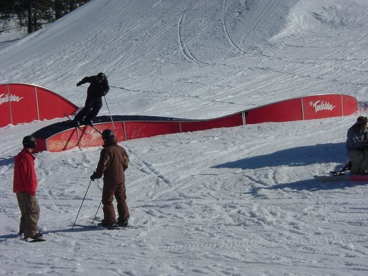 Dagens sista åk, klarar S-boxen efter några för. Foto: Emma Thorin. Åkare: Johan Söderlund.