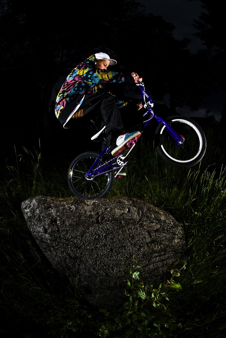 Tail Tap på en steN. Foto: Magnus Karlsson. Åkare: Emil Jonsson.