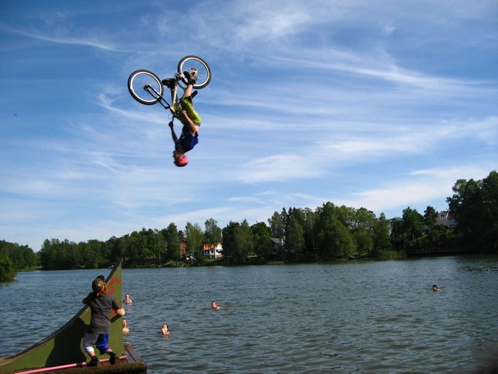 En bra dag med rost gänget på lake jumpet !. Foto: lorenzo andersson. Åkare: Björn kling.