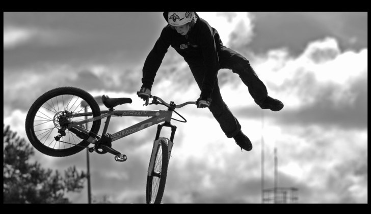 Big jump med Mtb. Foto: Rasmus Ekman. Åkare: Vet ej.