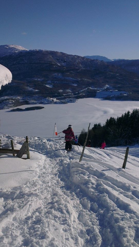 PÅSKEFØRE
Sesongen nermar seg slutten.Vi ønsjer.