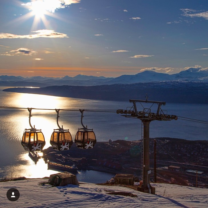 Søndag 13. mai, sesongens siste åpningsdag
Sønd.