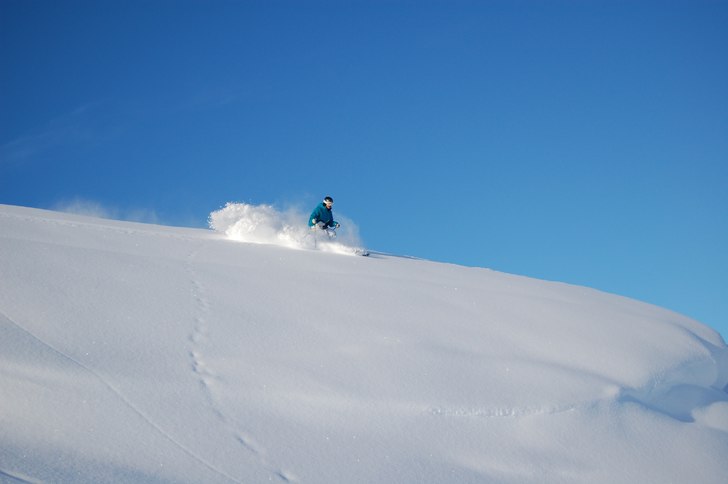 Var ute och pumpade puder en riktigt skön dag i r. Foto: linus roos. Åkare: axel bergbom.