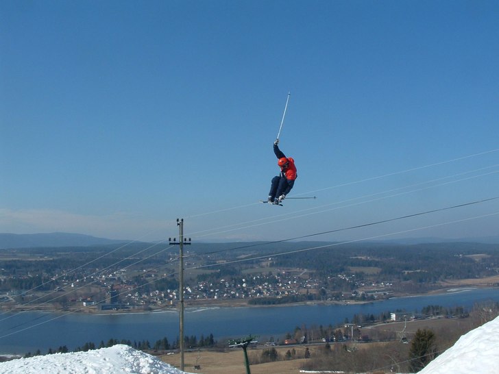 Meg i en 180 safty grab over 20m gap i Vikersund A. Foto: ????. Åkare: Ole-Kristian Strøm.