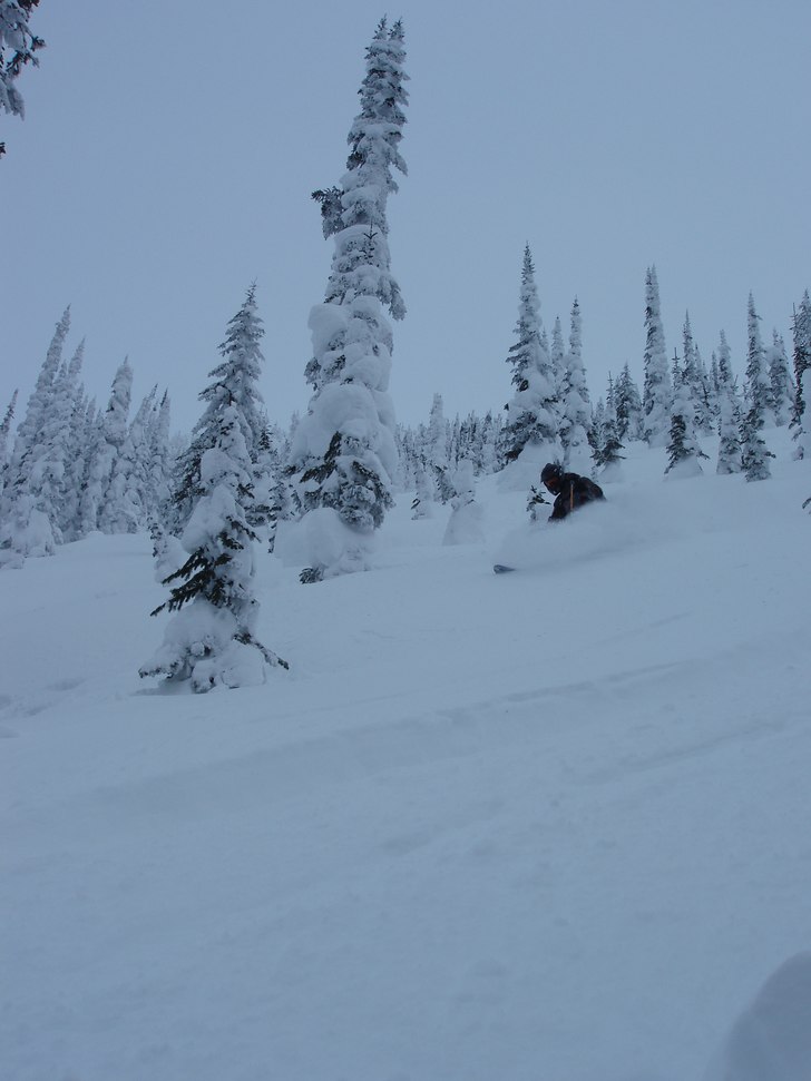 Puddddder upp till livet. Foto: Magnus Johnson. Åkare: Henrik Johansson.