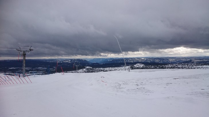 Åpent hver dag til uken????
 Heisen blir åpen hv.