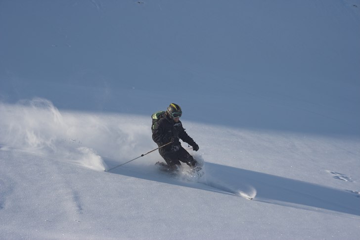 Suuuurfing i Hemsedal... . Foto: Jerker Bengtsson. Åkare: Andreas Wiklund.