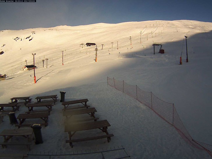 Tirsdag morgen
Sol, vindstille og 0 grader. Åpent.