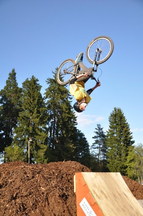 Backflip. Foto: Joel Ericsson. Åkare: Jocke Wahlgren.