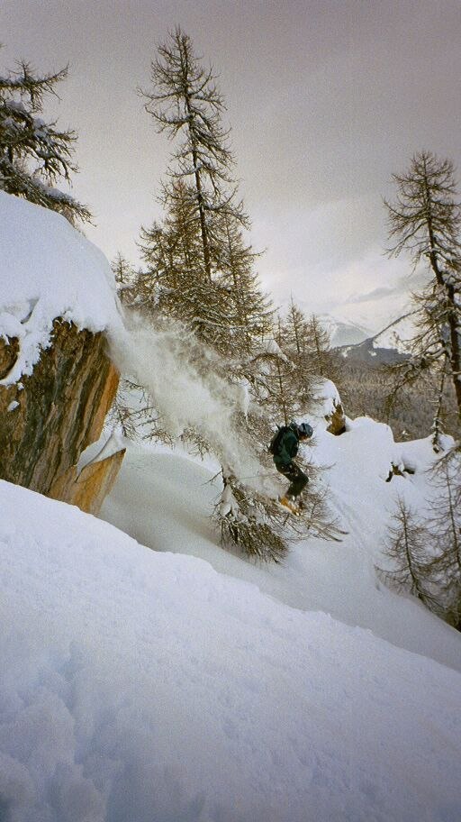 Litet hopp med ruskigt mjuk landning.. Foto: Johan Sjöberg. Åkare: Simon.