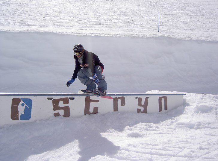 tail slide, skön;P. Foto: Rickard Karlsson. Åkare: Daniel Waldmann.