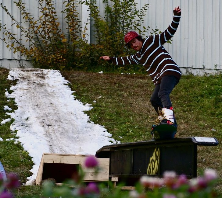En helt vanlig bakissöndag i september! . Foto: Hampus Ahlström. Åkare: Jonas Sjödin.