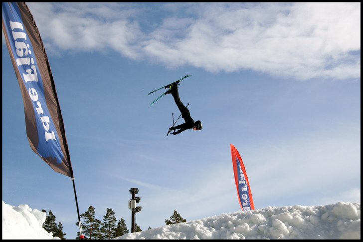 Backflip i idre.... Foto: Sven Bogg. Åkare: Niklas Bogg.