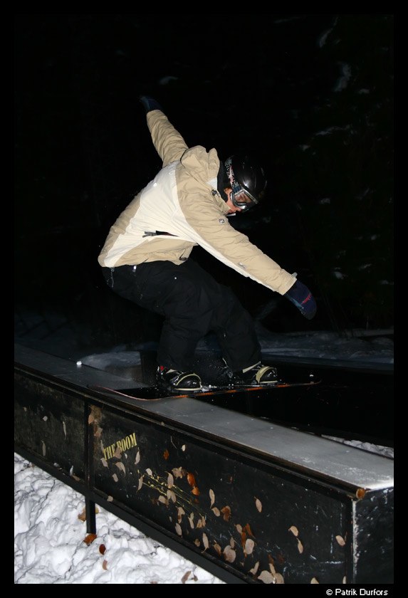 Woot! En blixtbild som blev bra. Måste ha gjort n. Foto: Patrik Durfors. Åkare: Rasmus Häggqvist.