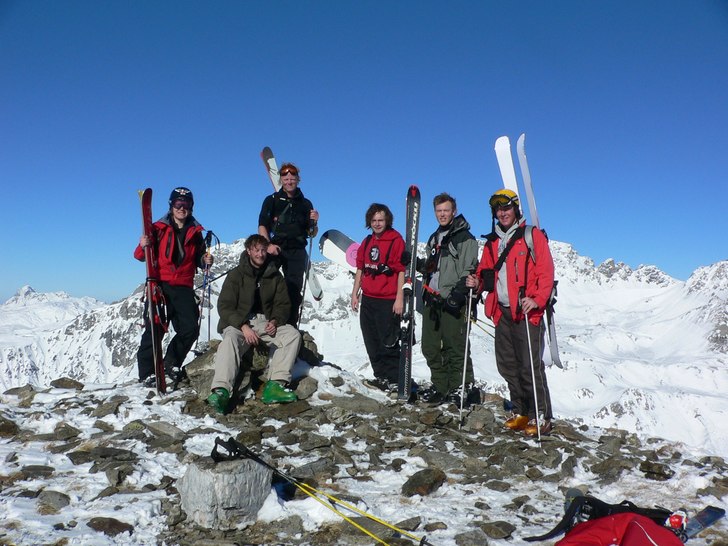 Liten lag bild efter en timmes hike och med en sju. Foto: Franz Schpritzenluder. Åkare: Jens,Mich mfl.
