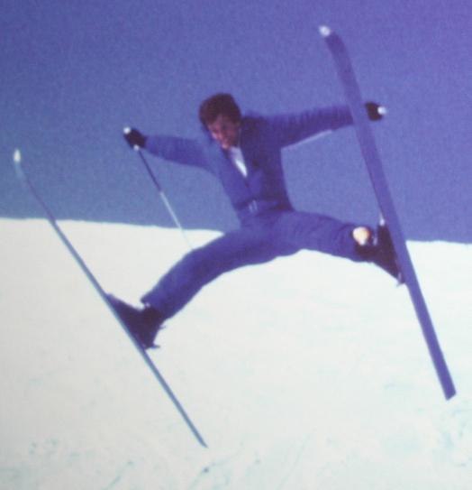 Här är min galna far som byggde upp en del hopp . Foto: okänd. Åkare: Bosse.