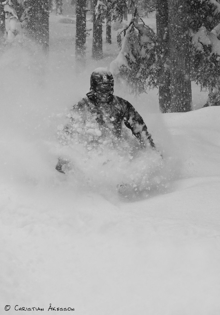 Fredrik har andningssvårigheter på väg ner mot . Foto: Christian Åkesson. Åkare: Fredrik Rangenstedt.