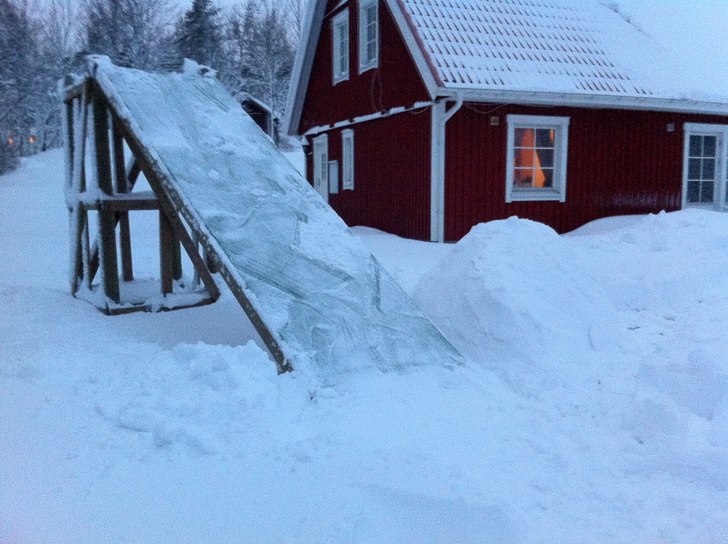 Skönt med snö!. Foto: Joakim Skogh.
