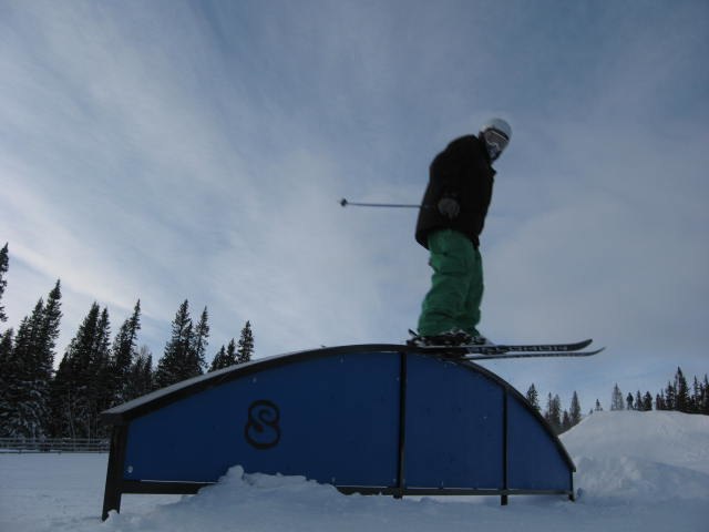 Åker på en regnbåge :). Foto: Jakob Lundberg. Åkare: Olle Eriksson.