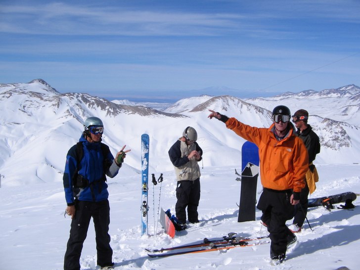 På toppen av Las Leñas med steve klanen och kors. Foto: Magnus Svensson. Åkare: Ett gäng sköna gubbar.