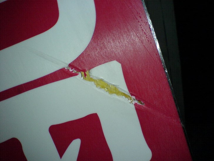 Drog på mig en ganska schysst reva i brädan. Foto: Oskar Harrysson. Åkare: Oskar Harrysson.