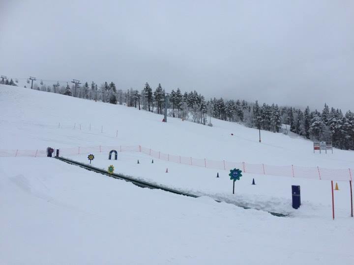 Søndag 12. mars
Om natten fikk vi nysnø! Nå er .