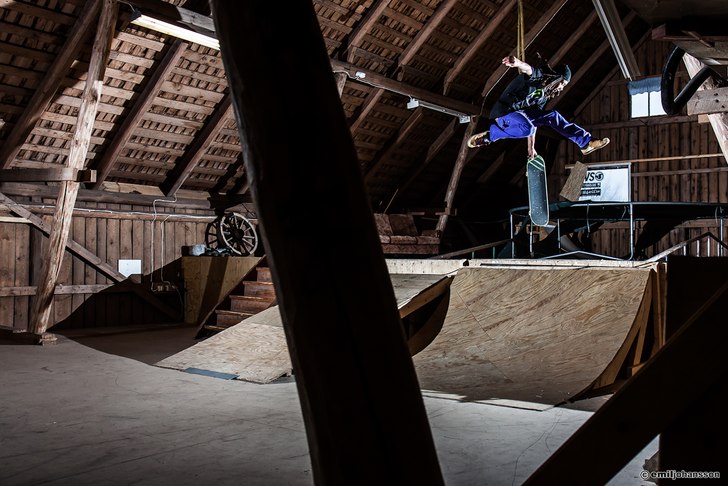 Första gången jag fotar skate. Synpunkter?. Foto: Emil Johansson. Åkare: Sackarias John.