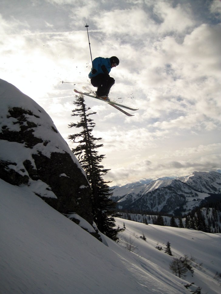Liten klippa vi hittade när vi var ute och körde. Foto: Kristina Persson. Åkare: Jonas Persson.