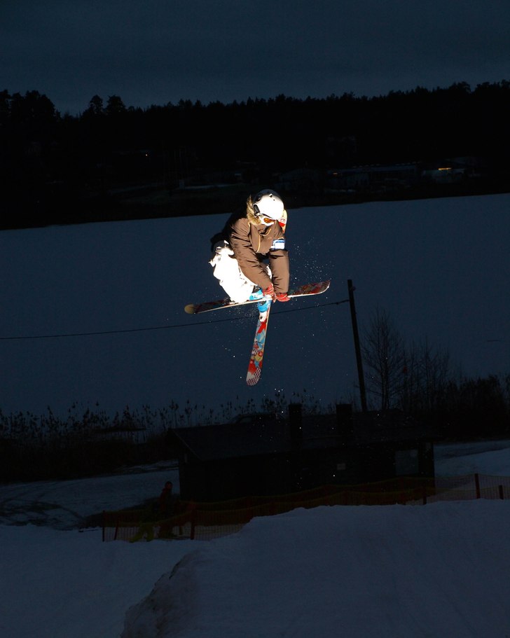 Shreddade hårt i väsjöbacken på nyår, på bil. Foto: Alexander Runhellen. Åkare: David Loforsen.