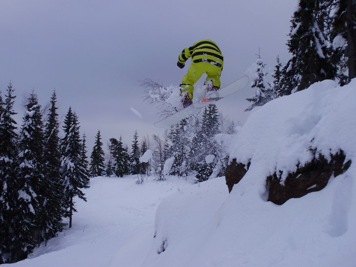 Litet "drop" i hovfjället. Hovfjället . Foto: David Skarin. Åkare: Eric Larsson.