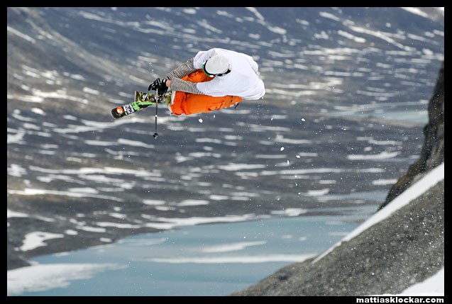 You spin me right round, baby right round. 
Like . Foto: Mattias Klockar .com. Åkare: Sebastian Persson.