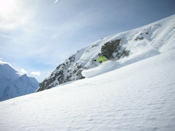 En härlig orörd repa i Brevent. Foto: Viktor Sundvall. Åkare: Sebastian Westberg.