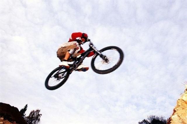 minihopp. Foto: Axel Adlerbert. Åkare: Tobias Fantomen.