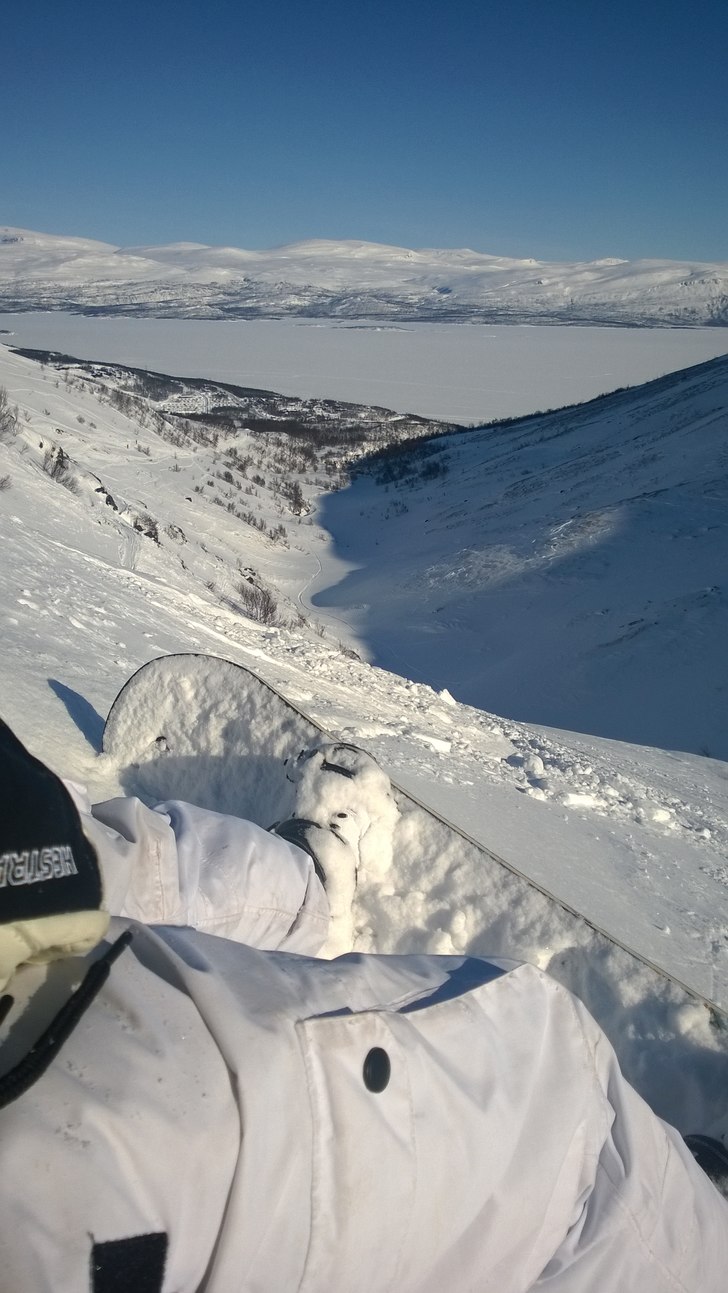 Offpisten i björkis.