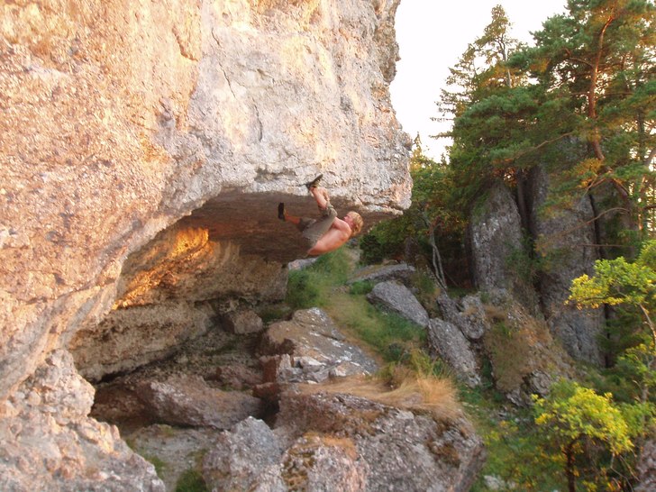 Lite boulder på Gotland 6a. Foto: Kristin. Åkare: Christo.