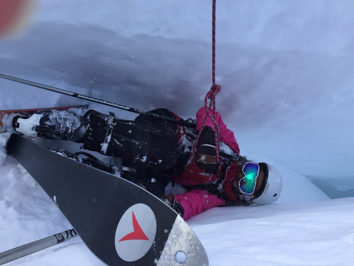 Räddningsaktion från öppen spricka. Det som rä.