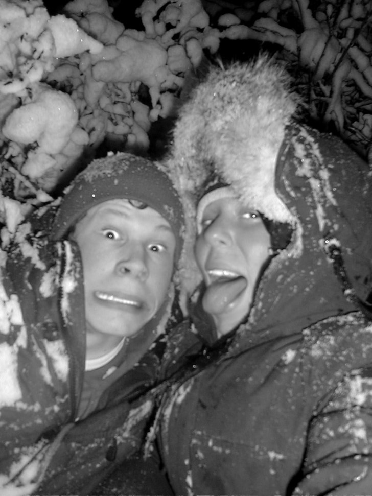 snökrig med älskade brollis. Foto: Markus Back.