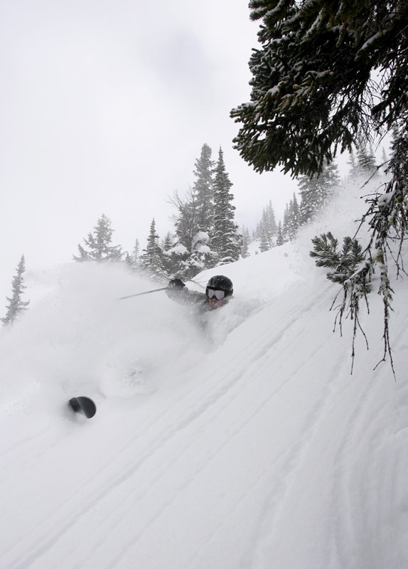 Jorå det snöar igen.
Hamburger-mackan pumpar pu. Foto: Kim Molander. Åkare: marcus jungerstam.