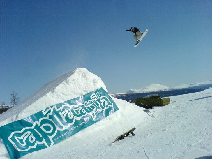 stora hoppet i tärnaby! grymt kommer bil grymmare. Foto: alex.