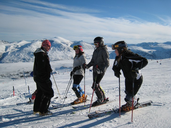 SL träning . Foto: Pappa :). Åkare: Linn, Lisa, Mikaela och tränare Ulf.