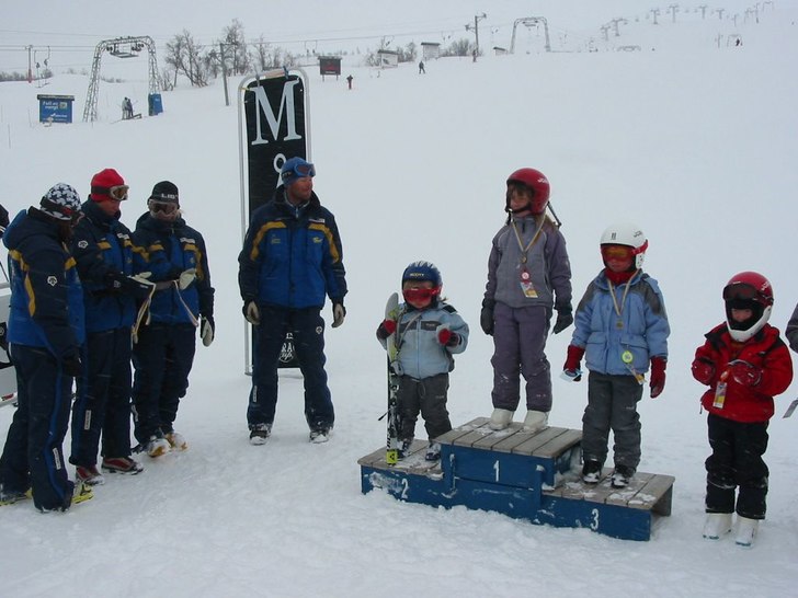 Min dotter Ronja på sin andra tävling då hon to. Foto: Pappa Fredrik. Åkare: Ronja 3år och 2mån.
